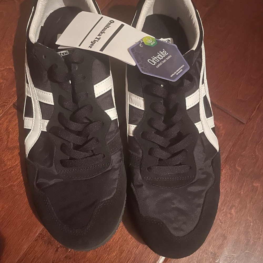 Onitsuka Tiger Serrano (Black/White)